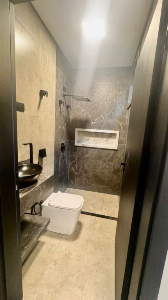 Linda Residência Maringá com 2 Suítes + 1 quarto.