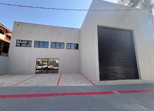 Galpão Comercial com 203 m², 3 Vagas - Zona 06, Maringá/PR