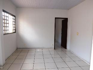 ALUGA-SE CASA JD. ALVORADA (FUNDOS)