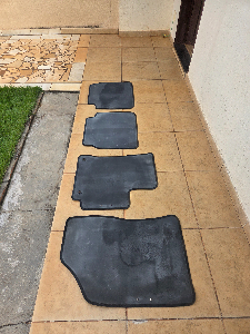 JOGO DE TAPETES DE BORRACHA TOYOTA