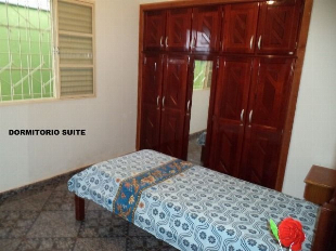 VENDO UMA EXCELENTE CASA NO JARDIM ALVORADA EM MARINGA COM TERRENO COMERCIAL COM 700 METROS