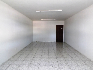 ALUGA-SE SALA SOBRE LOJA AV. TUIUTI PRÓX. MERCADO AMIGÃO