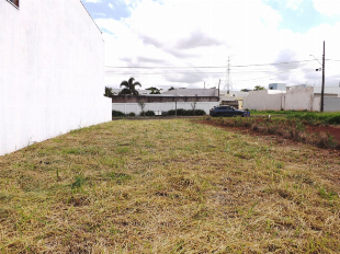 VENDE-SE EXCELENTE TERRENO JARDIM BOM JARDIM. BAIRRO REPLETO DE BELAS CASAS.