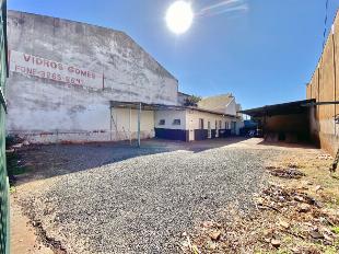 TERRENO COMERCIAL COM CASA NO JARDIM MONTE REI