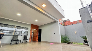Luxo, Sustentabilidade e Lazer Privativo: Sua Casa de Alto Padrão no Jd. Munique