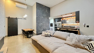 Luxo, Sustentabilidade e Lazer Privativo: Sua Casa de Alto Padrão no Jd. Munique