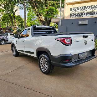 Fiat Strada Freedom com baixa Km