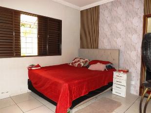 VENDE-SE CASA PQUE RES TUIUTI BOA LOCALIZAÇÃO