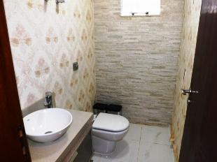 BELO SOBRADO MOBILIADO EM UMUARAMA-PR VENDE-SE OU TROCA POR IMOVEL EM MARINGÁ DE (-) OU (=) VL.