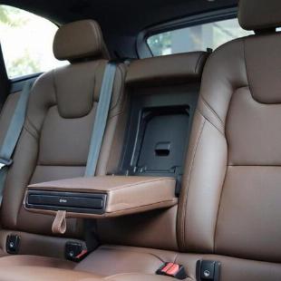 VOLVO XC60 T8 ULTIMATE 2023
