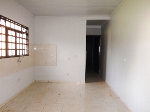 ALUGA-SE CASA JD SANTA CLARA. PRÓX. AV. PEDRO TAQUES