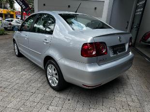 VW Polo Sedan 1.6 MI total flex 8v 4p