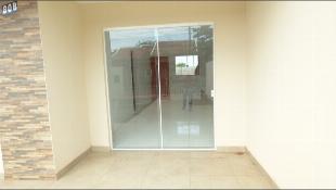 VENDO LINDA CASA NOVA C/ QUINTAL TODA EM CONCRETO E CHURRASQUEIRA, ACABAMENTO DE PRIMEIRA – QUASE NO CENTRO, UMA QUADRA DA RUA PRINCIPAL DA CIDADE