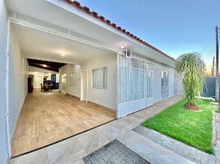 OPORTUNIDADE DE CASA SEMI MOBILIADA COM 05 SUÍTES NO JARDIM REAL