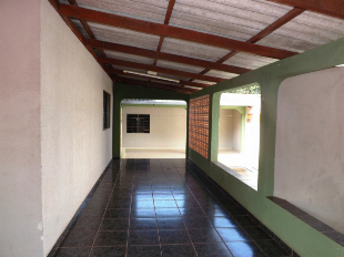 VENDE-SE CASA CONJ. HAB. INOCENCIO VILA NOVA JUNIOR. (BORBA GATO).