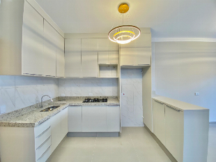 BELÍSSIMA CASA SEMI MOBILIADA NO CONJUNTO ITAPARICA