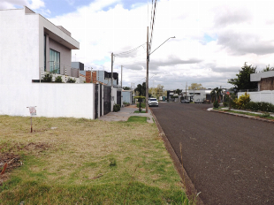 VENDE-SE EXCELENTE TERRENO JARDIM BOM JARDIM. BAIRRO REPLETO DE BELAS CASAS.