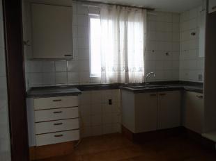 Apartamento à venda na Zona 03