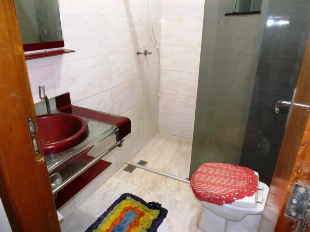 VENDE-SE SOBRADO JD IMPERIAL II. TROCA POR IMOVEL ATÉ 50% DO VALOR