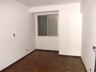 ALUGA-SE APTO ED. CALAMARES ZONA 07. À 200M2 DO SHOOPING AVENIDA CENTER