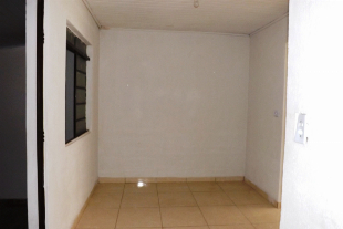 ALUGA-SE CASA CONJ. H. JOÃO DE BARROS CHAMPAGNAT PROX. AV. GUAIAPÓ