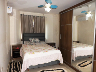 VENDE-SE SOBRADO JD IMPERIAL II. TROCA POR IMOVEL ATÉ 50% DO VALOR