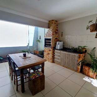 Linda Casa assobradada