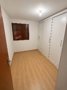 03 quartos e 01 banheiro - Apartamento