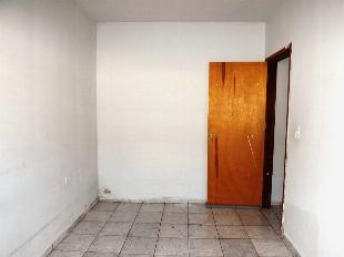 ALUGA-SE 2 CASAS NO TERRENO JD PARAISO