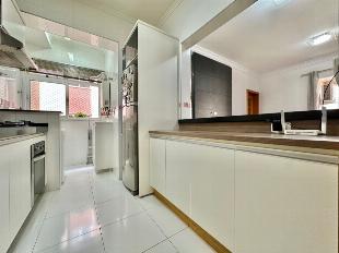 OPORTUNIDADE DE APARTAMENTO SEMI MOBILIADO NO EDIFÍCIO JORGE AMADO