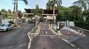 EXCELENTE CHÁCARA CONDOMÍNIO ZAUNA - LOCALIZAÇÃO PRIVILEGIADA.