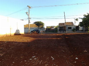 VENDE-SE EXCELENTE TERRENO COMERCIAL NO CENTRO DE FLORESTA