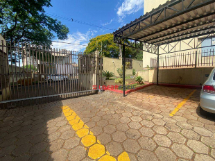 Apartamento com 3 dormitórios para alugar, 55 m² por R$ 2.460,00/mês - Vila Bosque - Maringá/PR