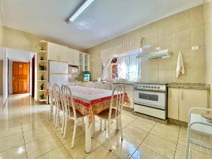 EXCELENTE CASA SEMI MOBILIADA NA ZONA 05