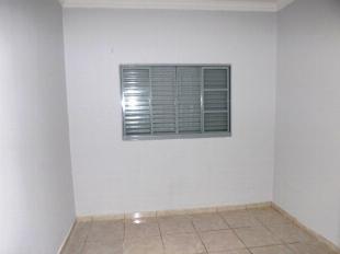 ALUGA-SE CASA JD UNIVERAL SARANDI PR