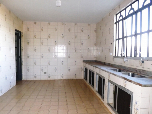 ALUGA-SE APTO SOBRE LOJA. COMERCIAL OU RESIDENCIAL. AV. PEDRO TAQUES Nº 1350. EM FRENTE A SANEPAR