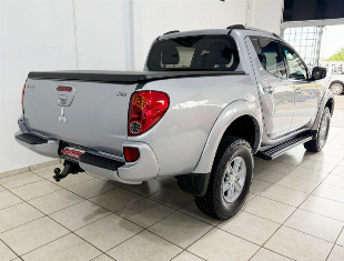 Mitsubishi L200 Triton Hpe 3.2 Diesel 4x4 Cabine Dupla