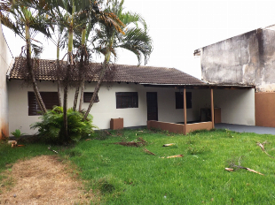 ALUGA-SE CASA JD SANTA CLARA. PRÓX. AV. PEDRO TAQUES