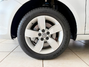 Volkswagen Fox Highline 1.6 Flex (Baixo Km)