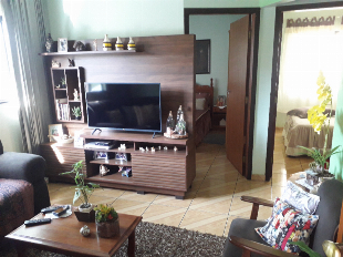 VENDE-SE 02 CASAS NO MESMO TERRENO.