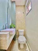 OPORTUNIDADE DESSE BELÍSSIMO APARTAMENTO SEMI MOBILIADO NO EDIFÍCIO FLAMBOYANT
