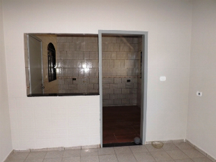 ALUGA-SE CASA JD NOVO OASIS PRÓX. AV. GUAIAPÓ