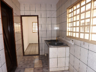 ALUGA-SE CASA JD LICCE. MARINGÁ