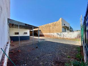 TERRENO COMERCIAL COM CASA NO JARDIM MONTE REI