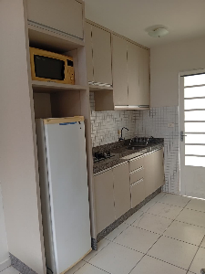 Kitnet com 1 Quarto e 30 m² na Zona 08 - Maringá/PR