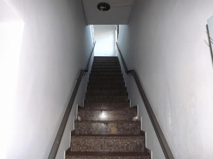 ALUGA-SE APTO SOBRE LOJA. COMERCIAL OU RESIDENCIAL. AV. PEDRO TAQUES Nº 1350. EM FRENTE A SANEPAR