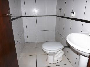 ALUGA-SE CASA JD. ALVORADA (FUNDOS)