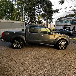 Nissan Frontier SL CD 4x4 2.5 tb Diesel aut. 5p.