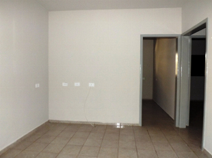 ALUGA-SE CASA JD NOVO OASIS PRÓX. AV. GUAIAPÓ