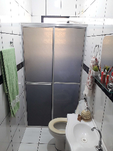 VENDE-SE 02 CASAS NO MESMO TERRENO.